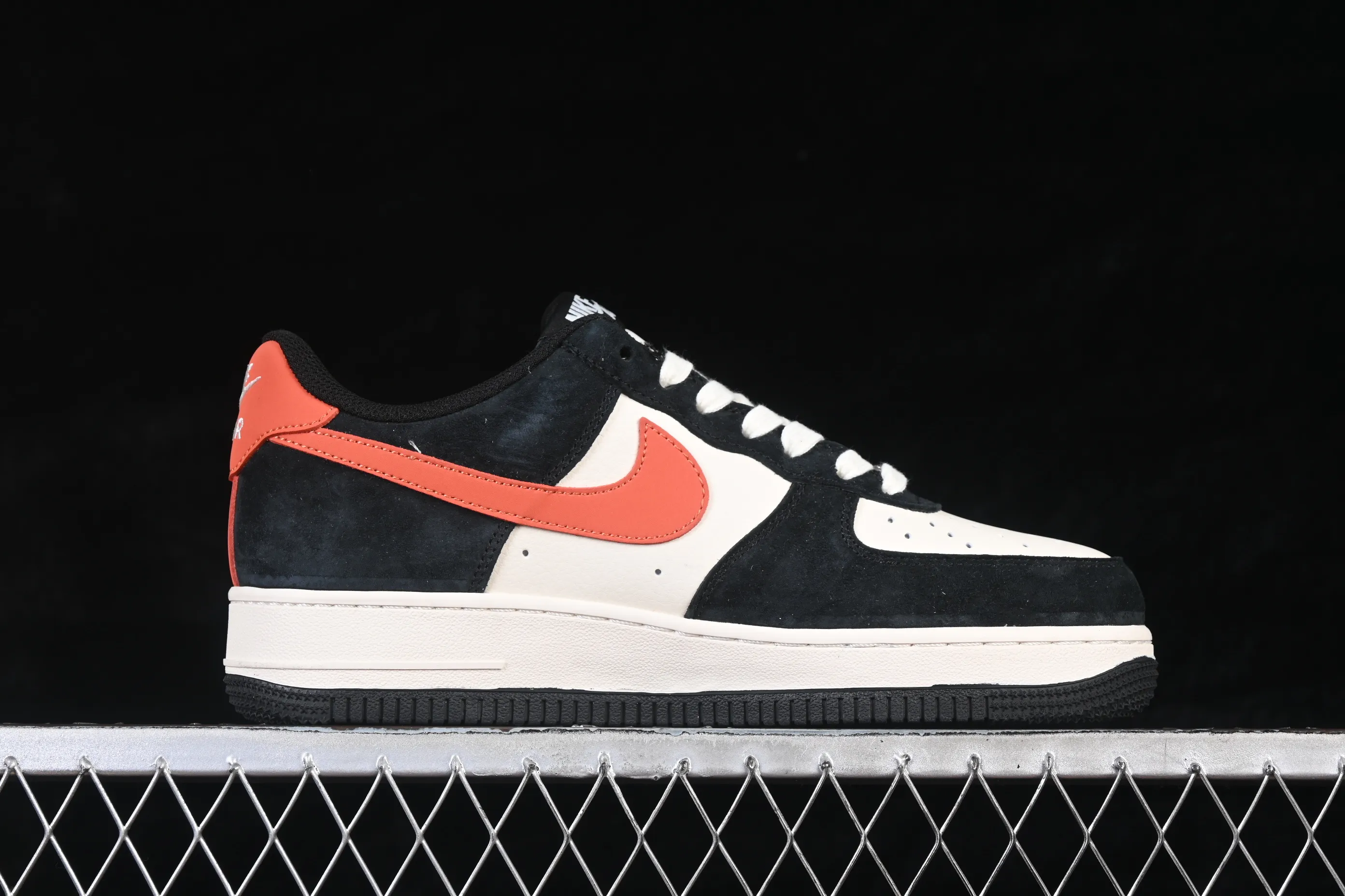 All categories Nk Air Force 1 Air Force series Nk Air Force 1 Low Air Force low-top Nike Air Force 1'07 Low Year of the Horse limited suede black Air Force 1 low-top casual sneakers XD0028-006